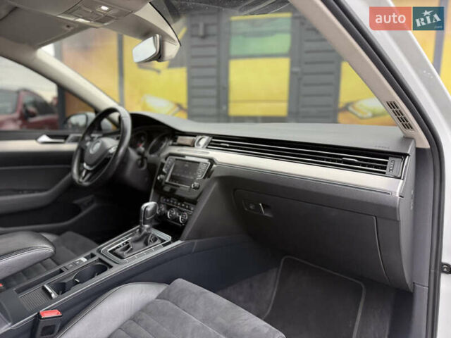 Белый Фольксваген Пассат, объемом двигателя 2 л и пробегом 252 тыс. км за 13999 $, фото 26 на Automoto.ua