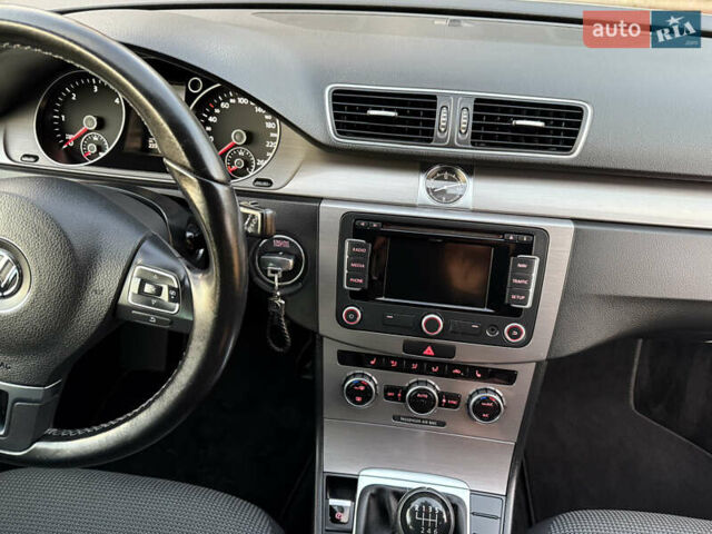 Белый Фольксваген Пассат, объемом двигателя 1.6 л и пробегом 227 тыс. км за 11999 $, фото 66 на Automoto.ua