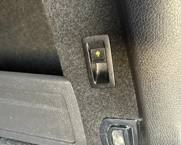 Белый Фольксваген Пассат, объемом двигателя 1.6 л и пробегом 227 тыс. км за 11999 $, фото 48 на Automoto.ua