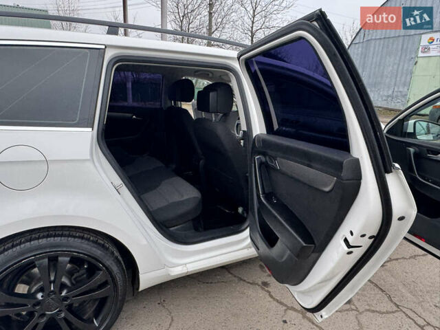 Білий Фольксваген Пассат, об'ємом двигуна 2 л та пробігом 276 тис. км за 12300 $, фото 56 на Automoto.ua