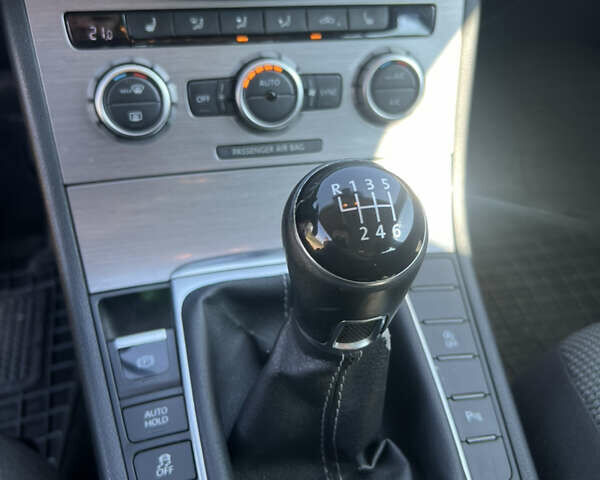 Белый Фольксваген Пассат, объемом двигателя 1.6 л и пробегом 256 тыс. км за 10300 $, фото 16 на Automoto.ua