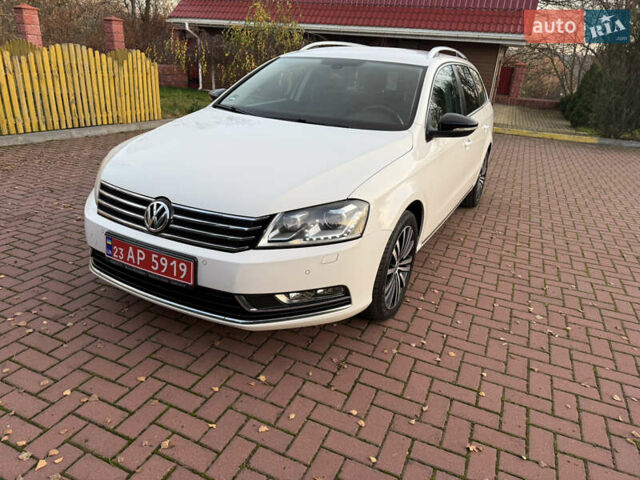 Белый Фольксваген Пассат, объемом двигателя 1.6 л и пробегом 227 тыс. км за 11999 $, фото 3 на Automoto.ua