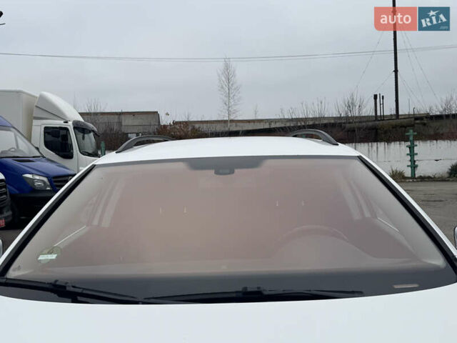 Білий Фольксваген Пассат, об'ємом двигуна 2 л та пробігом 276 тис. км за 12300 $, фото 27 на Automoto.ua