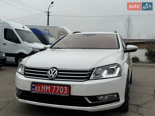 Білий Фольксваген Пассат, об'ємом двигуна 2 л та пробігом 276 тис. км за 12300 $, фото 4 на Automoto.ua