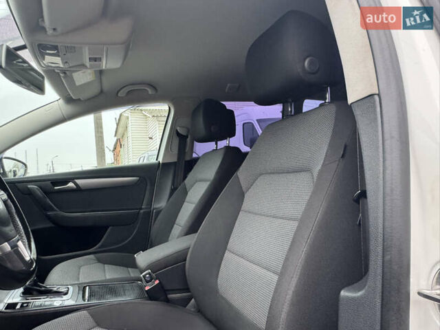 Білий Фольксваген Пассат, об'ємом двигуна 2 л та пробігом 276 тис. км за 12300 $, фото 38 на Automoto.ua