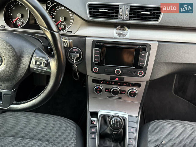 Белый Фольксваген Пассат, объемом двигателя 1.6 л и пробегом 227 тыс. км за 11999 $, фото 67 на Automoto.ua