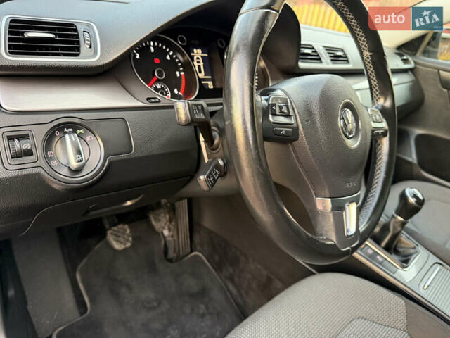 Белый Фольксваген Пассат, объемом двигателя 1.6 л и пробегом 227 тыс. км за 11999 $, фото 35 на Automoto.ua