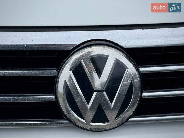 Белый Фольксваген Пассат, объемом двигателя 2 л и пробегом 252 тыс. км за 13999 $, фото 9 на Automoto.ua