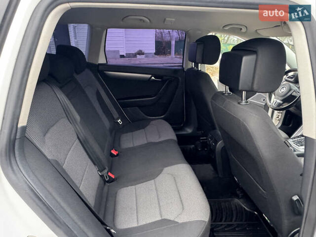 Білий Фольксваген Пассат, об'ємом двигуна 2 л та пробігом 276 тис. км за 12300 $, фото 57 на Automoto.ua