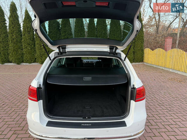 Белый Фольксваген Пассат, объемом двигателя 1.6 л и пробегом 227 тыс. км за 11999 $, фото 43 на Automoto.ua