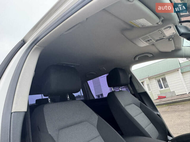 Білий Фольксваген Пассат, об'ємом двигуна 2 л та пробігом 276 тис. км за 12300 $, фото 55 на Automoto.ua