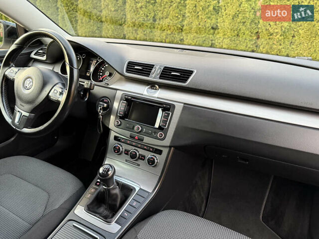 Белый Фольксваген Пассат, объемом двигателя 1.6 л и пробегом 227 тыс. км за 11999 $, фото 65 на Automoto.ua