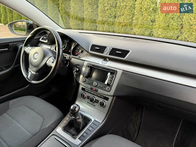 Белый Фольксваген Пассат, объемом двигателя 1.6 л и пробегом 227 тыс. км за 11999 $, фото 64 на Automoto.ua