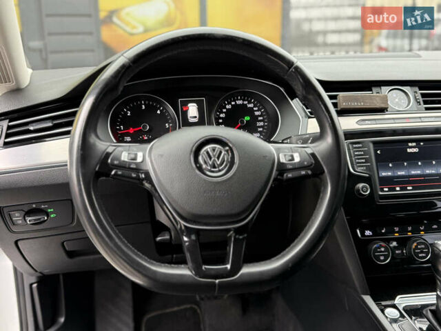 Белый Фольксваген Пассат, объемом двигателя 2 л и пробегом 252 тыс. км за 13999 $, фото 44 на Automoto.ua