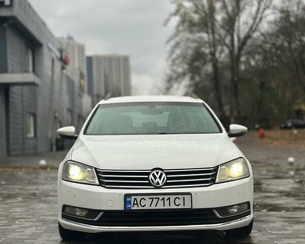 Белый Фольксваген Пассат, объемом двигателя 1.97 л и пробегом 245 тыс. км за 13500 $, фото 1 на Automoto.ua