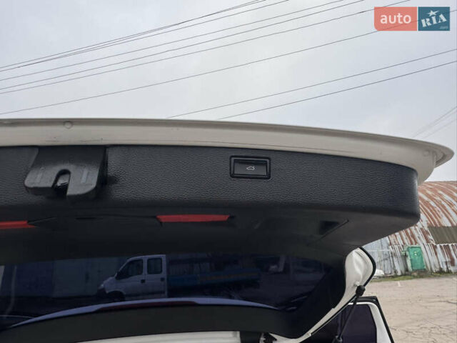 Білий Фольксваген Пассат, об'ємом двигуна 2 л та пробігом 276 тис. км за 12300 $, фото 61 на Automoto.ua