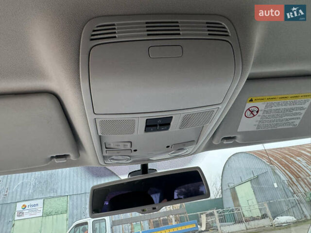 Білий Фольксваген Пассат, об'ємом двигуна 2 л та пробігом 276 тис. км за 12300 $, фото 47 на Automoto.ua