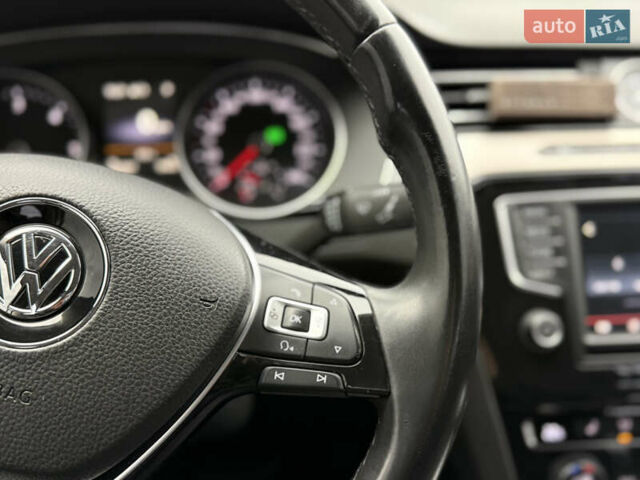 Белый Фольксваген Пассат, объемом двигателя 2 л и пробегом 252 тыс. км за 13999 $, фото 47 на Automoto.ua