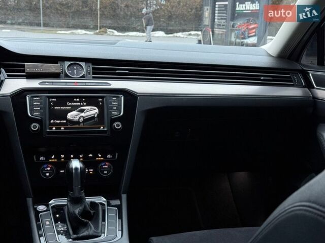 Белый Фольксваген Пассат, объемом двигателя 2 л и пробегом 252 тыс. км за 14890 $, фото 36 на Automoto.ua