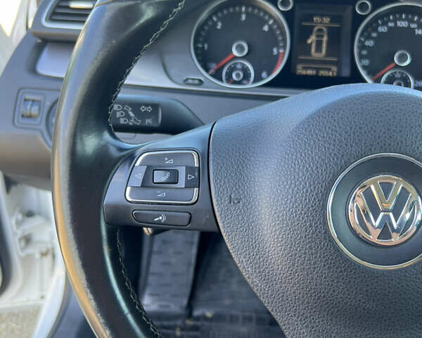 Белый Фольксваген Пассат, объемом двигателя 1.6 л и пробегом 256 тыс. км за 10300 $, фото 19 на Automoto.ua