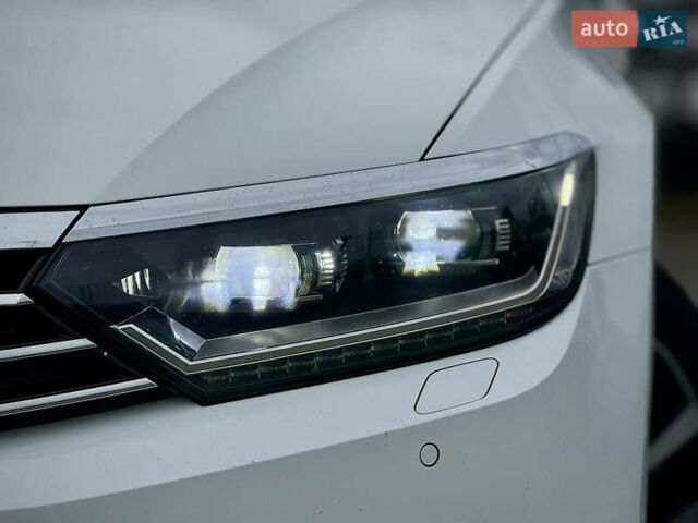 Белый Фольксваген Пассат, объемом двигателя 2 л и пробегом 252 тыс. км за 13999 $, фото 14 на Automoto.ua