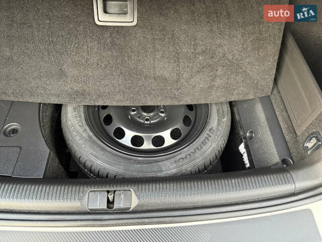 Белый Фольксваген Пассат, объемом двигателя 1.6 л и пробегом 227 тыс. км за 11999 $, фото 47 на Automoto.ua