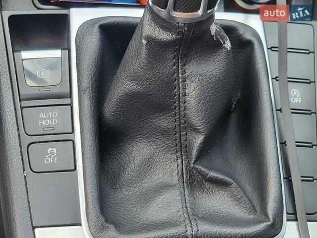 Білий Фольксваген Пассат, об'ємом двигуна 1.6 л та пробігом 284 тис. км за 11000 $, фото 12 на Automoto.ua