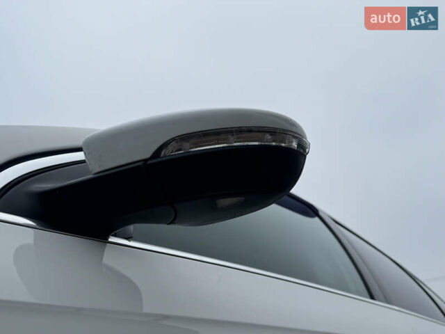 Білий Фольксваген Пассат, об'ємом двигуна 2 л та пробігом 276 тис. км за 12300 $, фото 24 на Automoto.ua