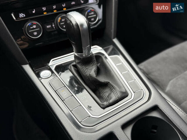 Белый Фольксваген Пассат, объемом двигателя 2 л и пробегом 252 тыс. км за 13999 $, фото 50 на Automoto.ua