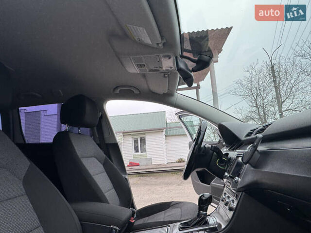 Білий Фольксваген Пассат, об'ємом двигуна 2 л та пробігом 276 тис. км за 12300 $, фото 54 на Automoto.ua