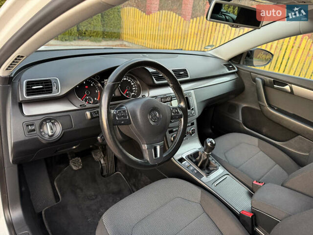 Белый Фольксваген Пассат, объемом двигателя 1.6 л и пробегом 227 тыс. км за 11999 $, фото 33 на Automoto.ua