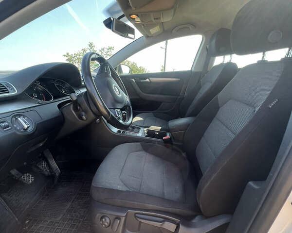 Белый Фольксваген Пассат, объемом двигателя 1.6 л и пробегом 256 тыс. км за 10300 $, фото 13 на Automoto.ua