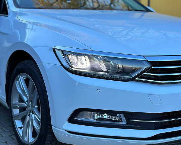 Белый Фольксваген Пассат, объемом двигателя 1.97 л и пробегом 184 тыс. км за 16500 $, фото 11 на Automoto.ua