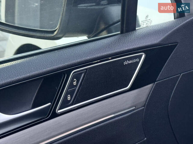 Білий Фольксваген Пассат, об'ємом двигуна 2 л та пробігом 215 тис. км за 16999 $, фото 48 на Automoto.ua