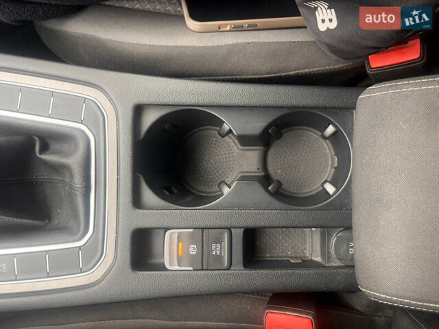 Білий Фольксваген Пассат, об'ємом двигуна 1.97 л та пробігом 312 тис. км за 13200 $, фото 22 на Automoto.ua