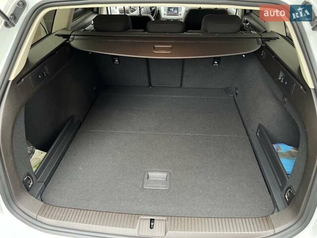 Белый Фольксваген Пассат, объемом двигателя 1.6 л и пробегом 221 тыс. км за 15500 $, фото 28 на Automoto.ua