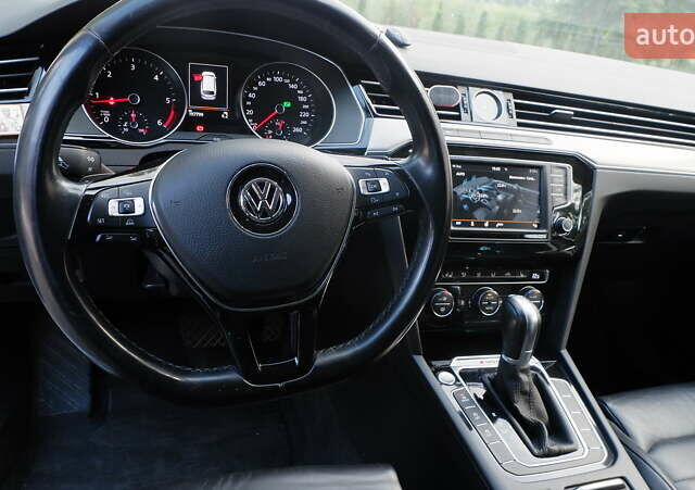 Белый Фольксваген Пассат, объемом двигателя 2 л и пробегом 280 тыс. км за 16400 $, фото 60 на Automoto.ua