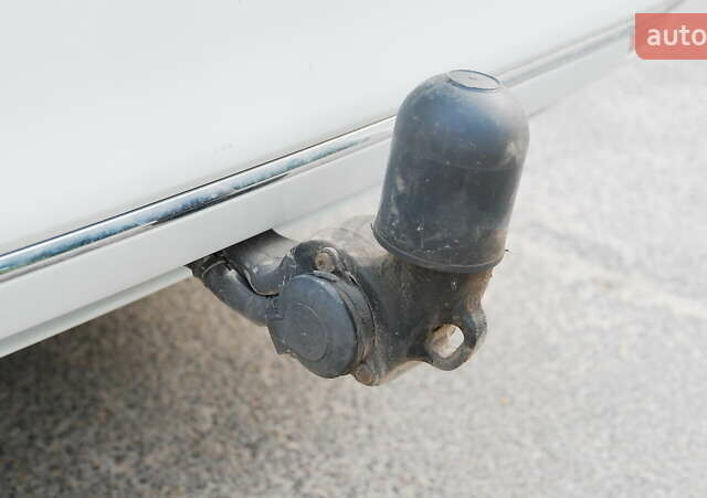 Белый Фольксваген Пассат, объемом двигателя 2 л и пробегом 280 тыс. км за 16400 $, фото 42 на Automoto.ua