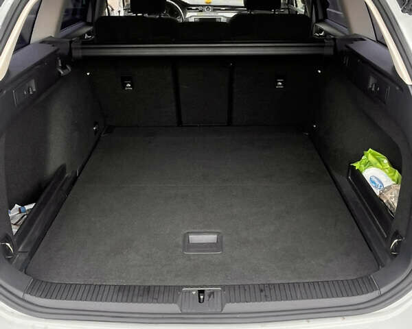 Білий Фольксваген Пассат, об'ємом двигуна 1.97 л та пробігом 312 тис. км за 13200 $, фото 13 на Automoto.ua