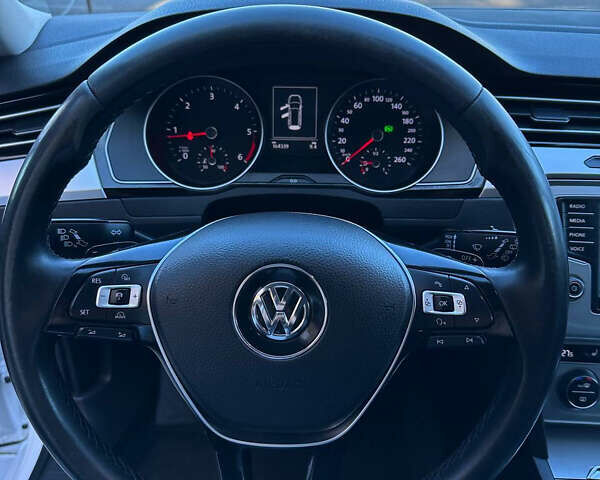 Белый Фольксваген Пассат, объемом двигателя 1.97 л и пробегом 184 тыс. км за 16500 $, фото 44 на Automoto.ua