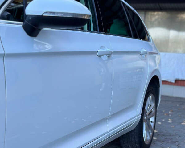 Белый Фольксваген Пассат, объемом двигателя 1.97 л и пробегом 184 тыс. км за 16500 $, фото 7 на Automoto.ua