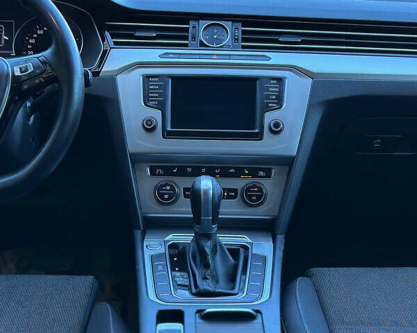 Белый Фольксваген Пассат, объемом двигателя 1.97 л и пробегом 184 тыс. км за 16500 $, фото 28 на Automoto.ua