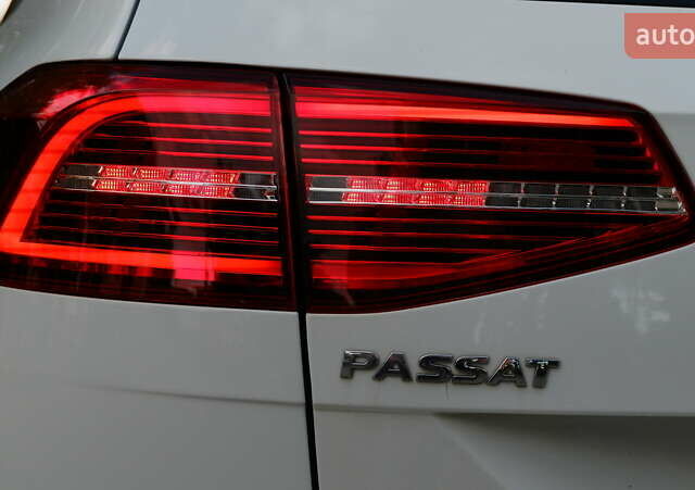 Белый Фольксваген Пассат, объемом двигателя 2 л и пробегом 280 тыс. км за 16400 $, фото 11 на Automoto.ua
