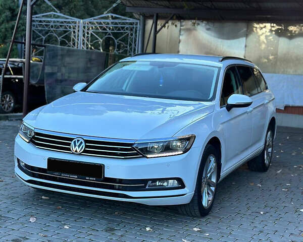 Белый Фольксваген Пассат, объемом двигателя 1.97 л и пробегом 184 тыс. км за 16500 $, фото 1 на Automoto.ua