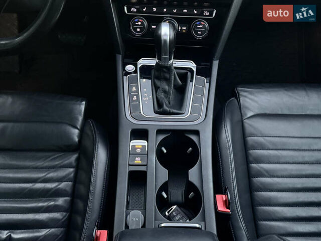 Білий Фольксваген Пассат, об'ємом двигуна 2 л та пробігом 215 тис. км за 16999 $, фото 35 на Automoto.ua