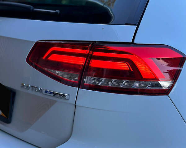 Белый Фольксваген Пассат, объемом двигателя 1.97 л и пробегом 184 тыс. км за 16500 $, фото 18 на Automoto.ua