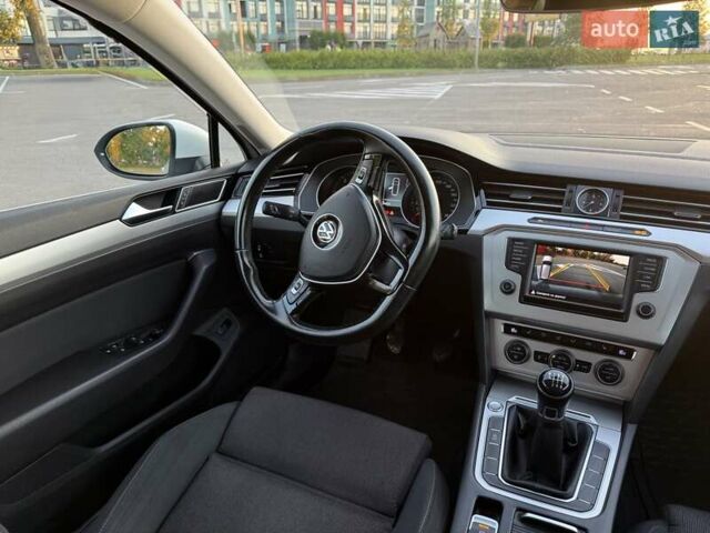 Белый Фольксваген Пассат, объемом двигателя 1.97 л и пробегом 292 тыс. км за 14000 $, фото 8 на Automoto.ua