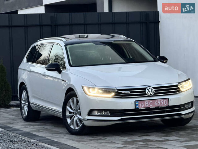 Білий Фольксваген Пассат, об'ємом двигуна 2 л та пробігом 215 тис. км за 16999 $, фото 2 на Automoto.ua