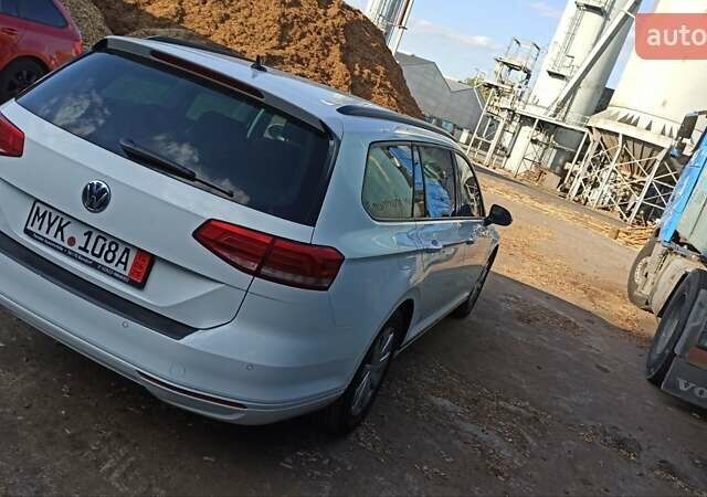 Белый Фольксваген Пассат, объемом двигателя 1.97 л и пробегом 211 тыс. км за 13300 $, фото 12 на Automoto.ua