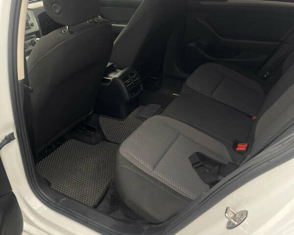 Білий Фольксваген Пассат, об'ємом двигуна 1.97 л та пробігом 312 тис. км за 13200 $, фото 11 на Automoto.ua